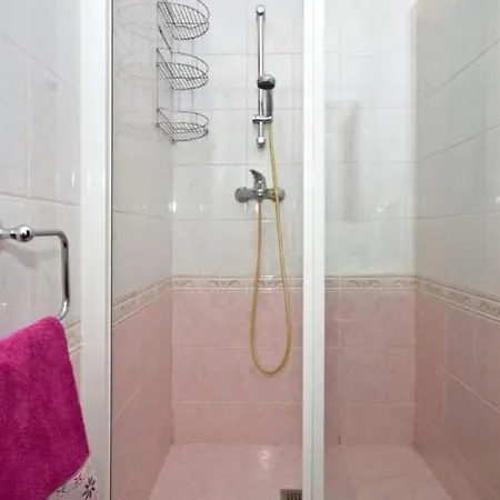 Spacious Three-bedroom With Balconies شقة *