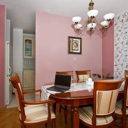 Spacious Three-bedroom With Balconies Apartment *