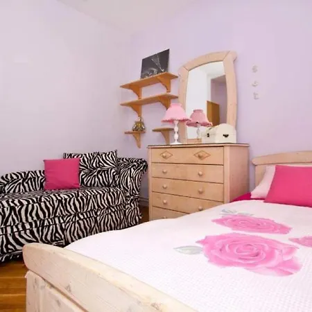 Apartment Spacious Three-bedroom With Balconies